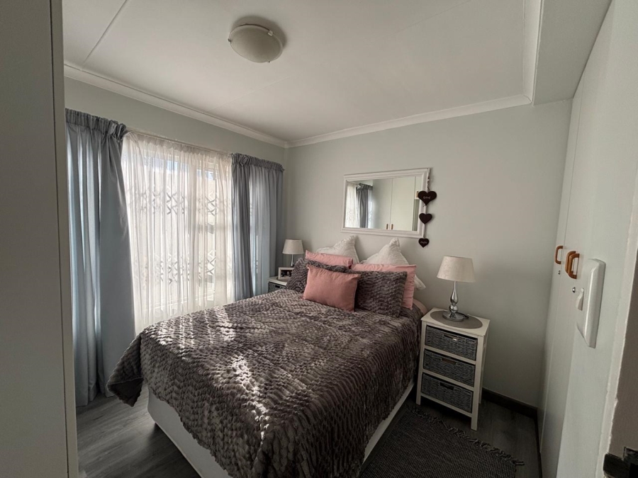 2 Bedroom Property for Sale in Hartenbos Central Western Cape